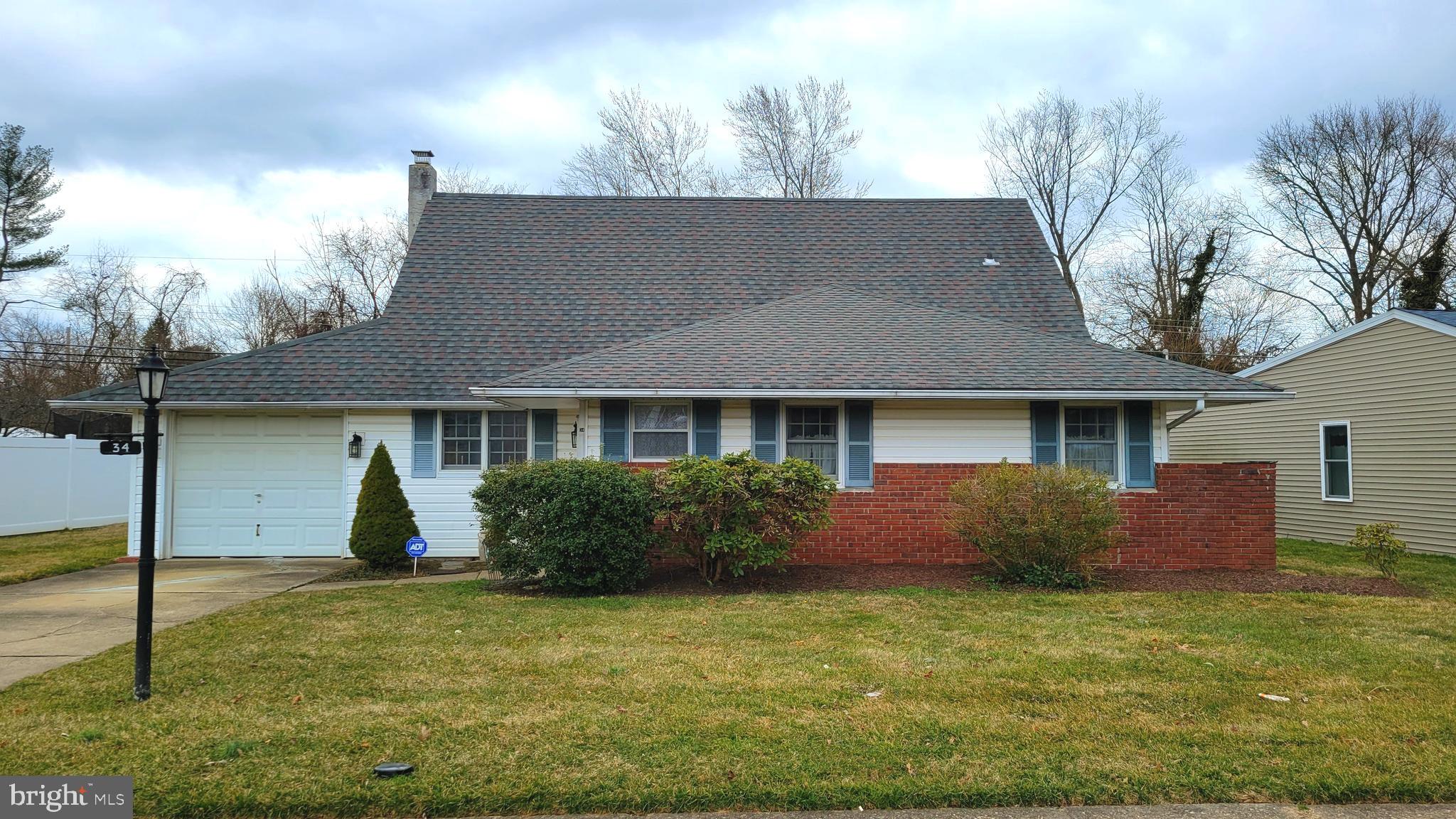 34 Hollow Road Levittown, PA 19056 - Photo 1 of 22 Gallery Image 1