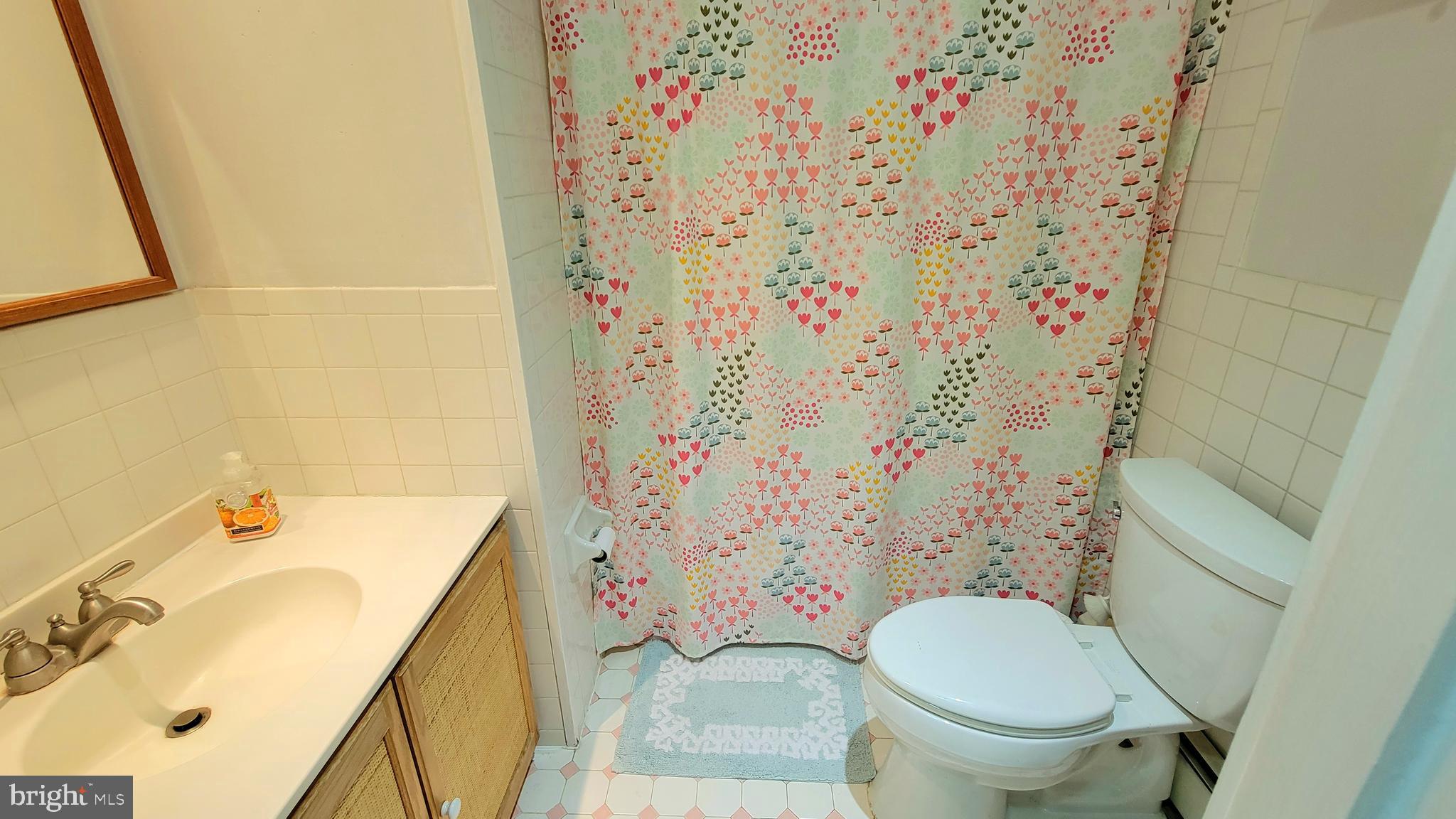 34 Hollow Road Levittown, PA 19056 - Photo 12 of 22 Main Level Full Bath