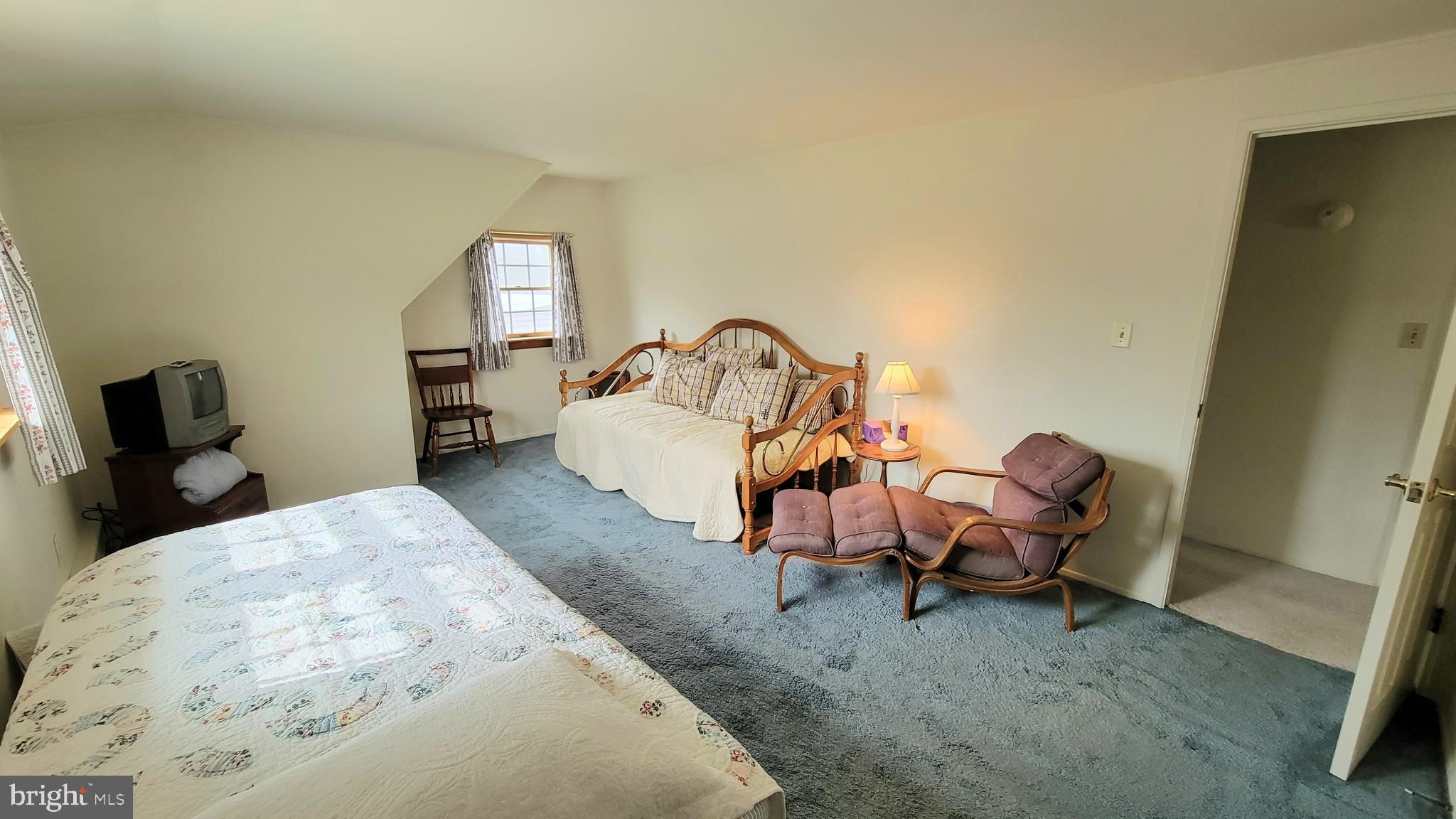 34 Hollow Road Levittown, PA 19056 - Photo 14 of 22 Upper Level 1st Bedroom
