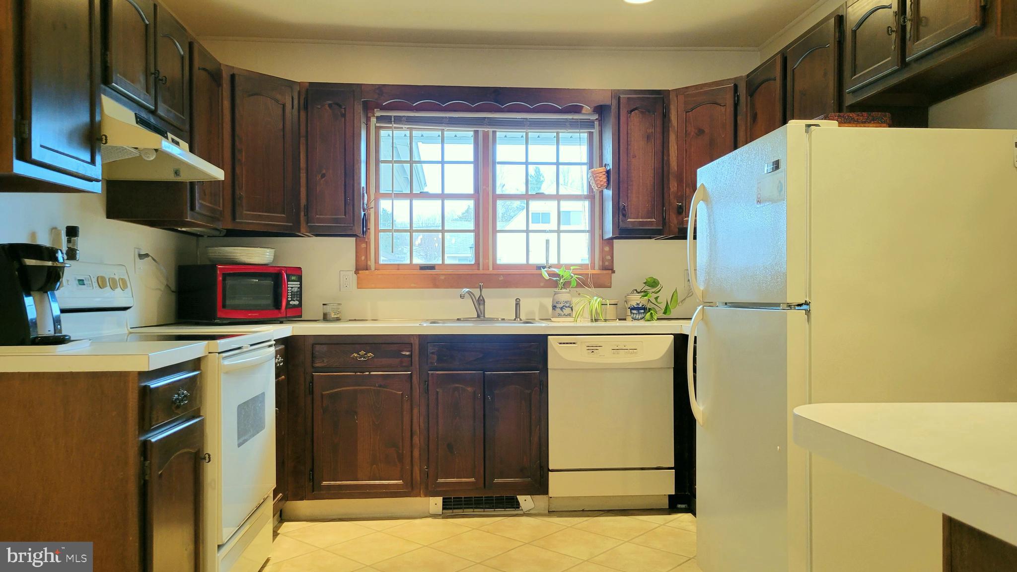 34 Hollow Road Levittown, PA 19056 - Photo 19 of 22 Kitchen