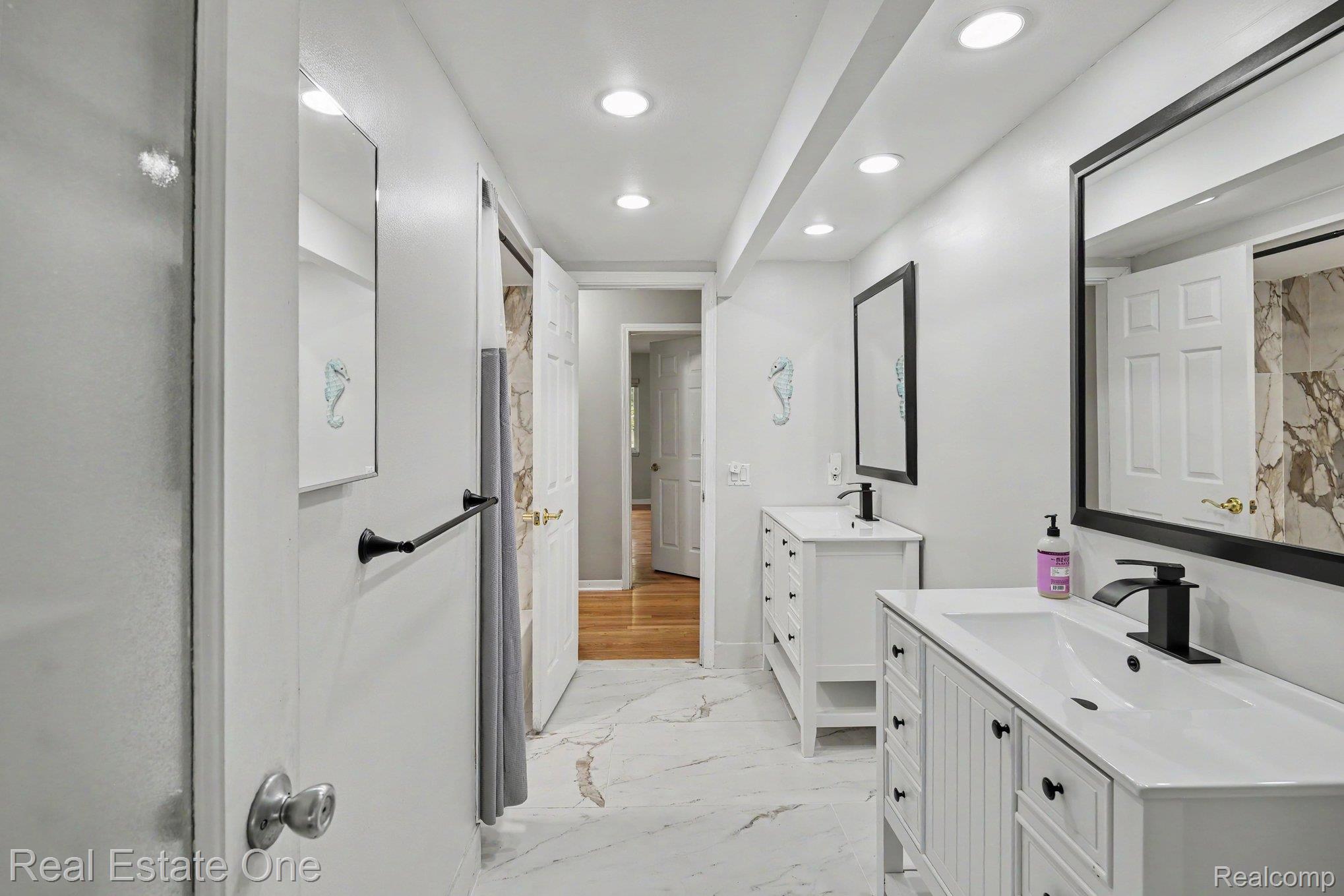 11584 Chicago Road Warren, MI 48093 - Photo 42 of 57 042_file_5181.jpg