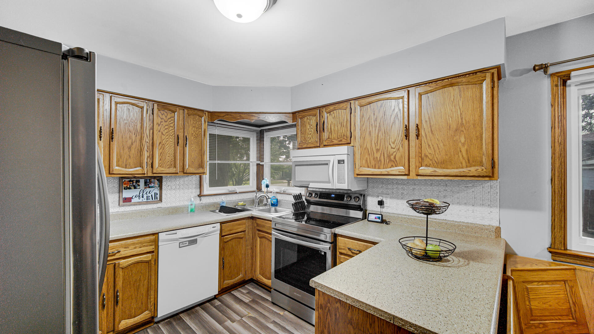 138 N Road Schererville, IN 46375 - Photo 2 of 19 1920x1080