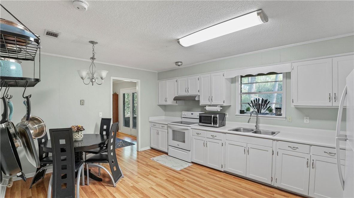 547 South 6th Street Jesup, GA 31545 - Photo 11 of 24