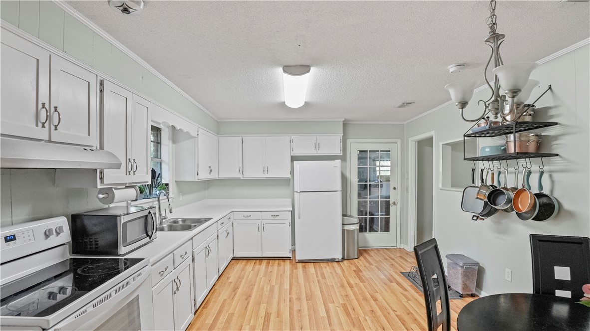 547 South 6th Street Jesup, GA 31545 - Photo 12 of 24