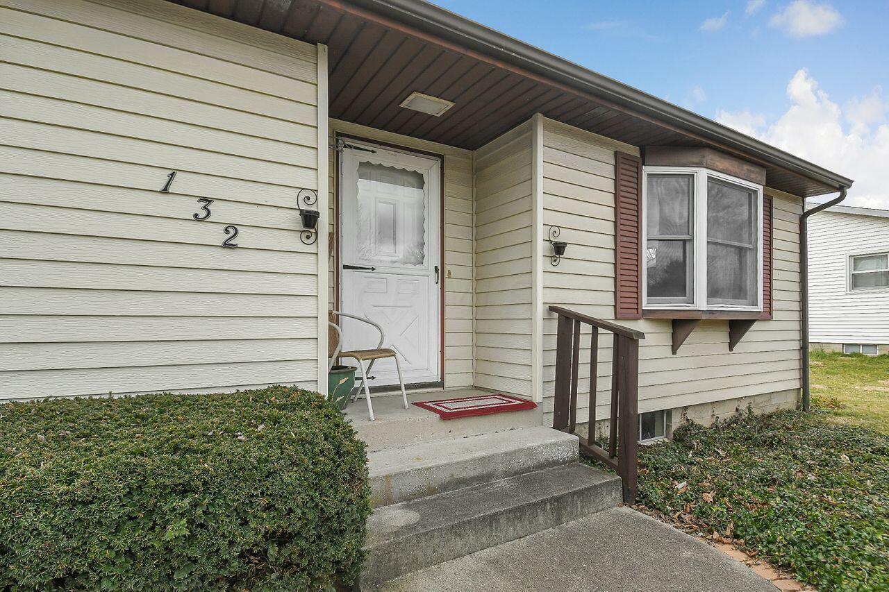 132 Overdrive Road Newark, OH 43056 - Photo 2 of 28 DSC_5067