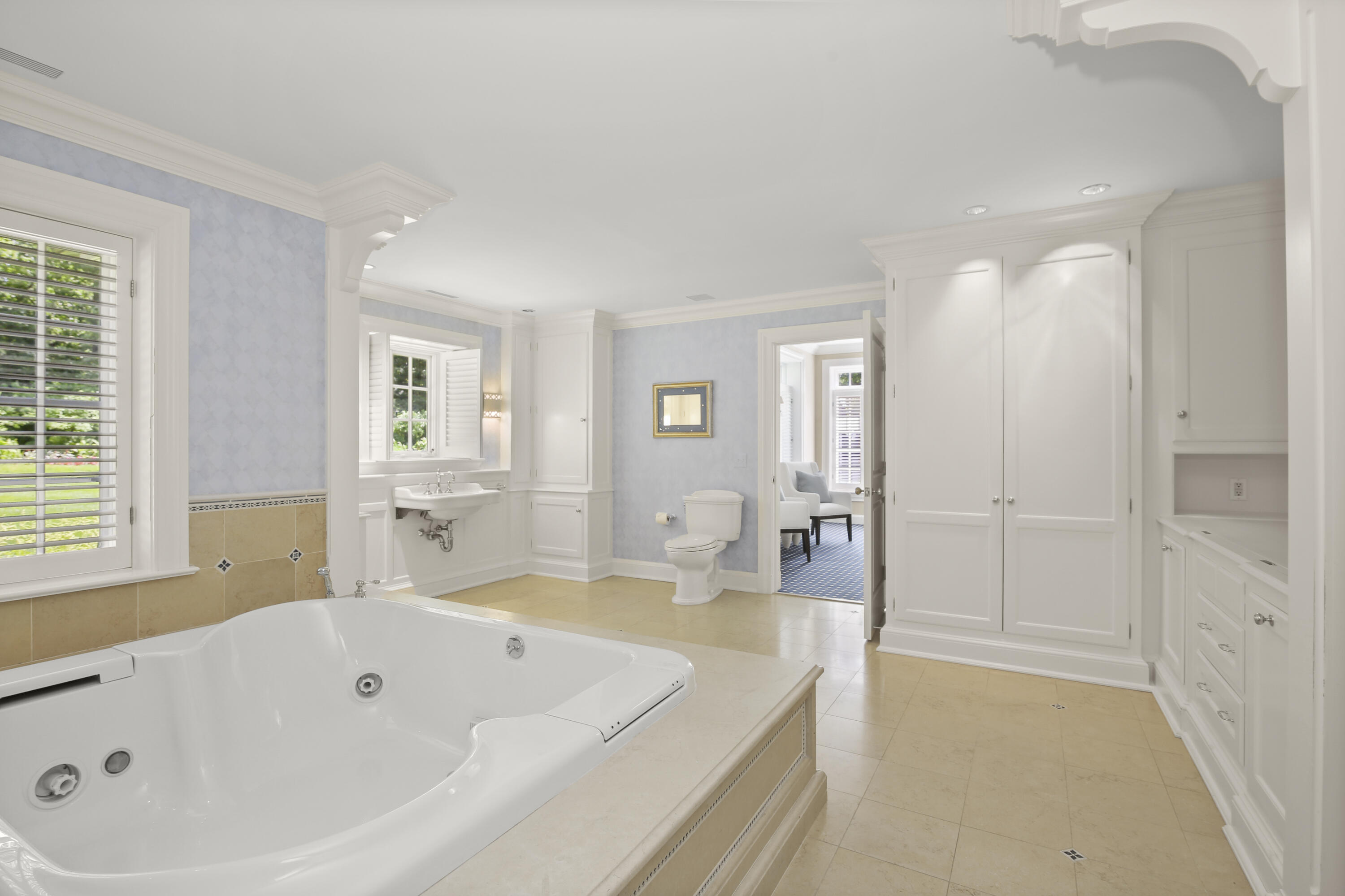 707 West Road New Canaan, CT 06840 - Photo 43 of 58 First Floor Suite connecting bath
