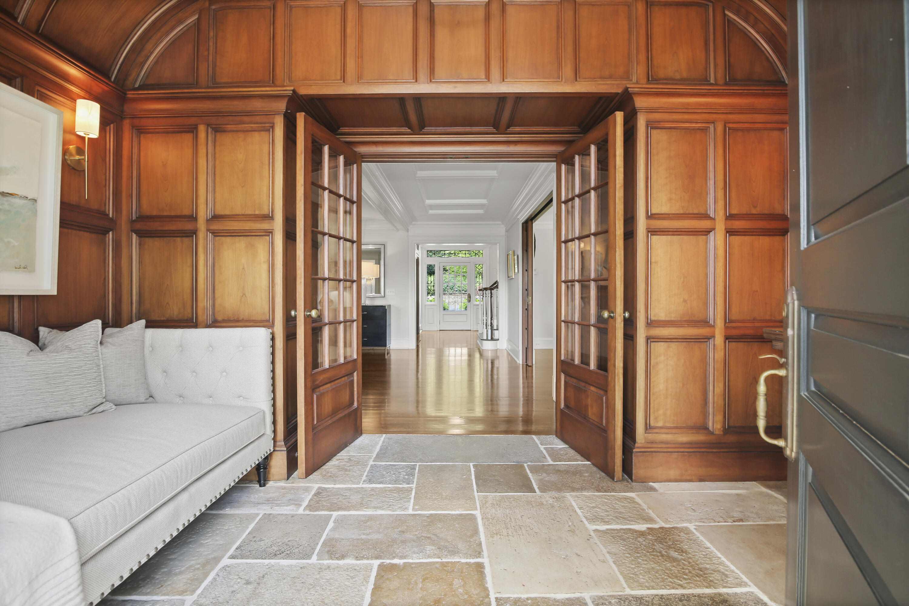 707 West Road New Canaan, CT 06840 - Photo 7 of 58 Foyer