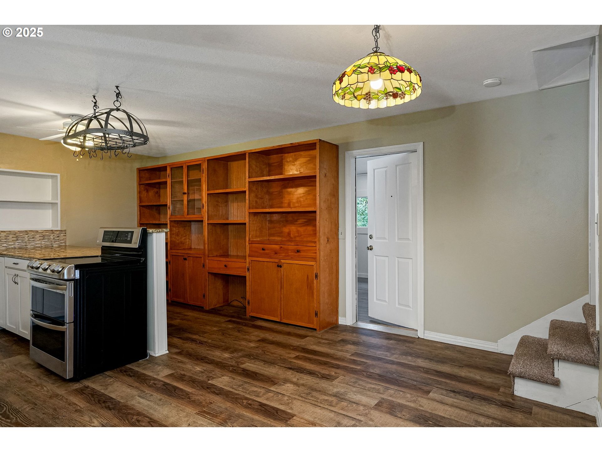 41036 Stayton Scio Road Southeast Stayton, OR 97383 - Photo 15 of 47 a kitchen with a refrigerator and a stove