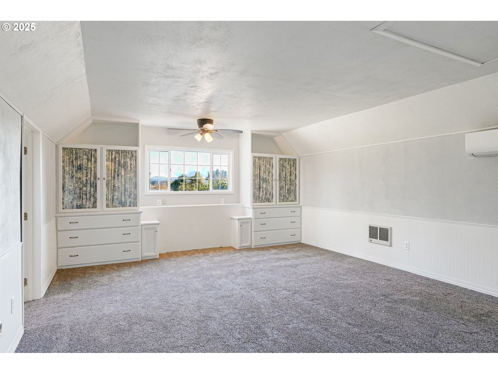 41036 Stayton Scio Road Southeast Stayton, OR 97383 - Photo 17 of 47 a view of an empty room with a window