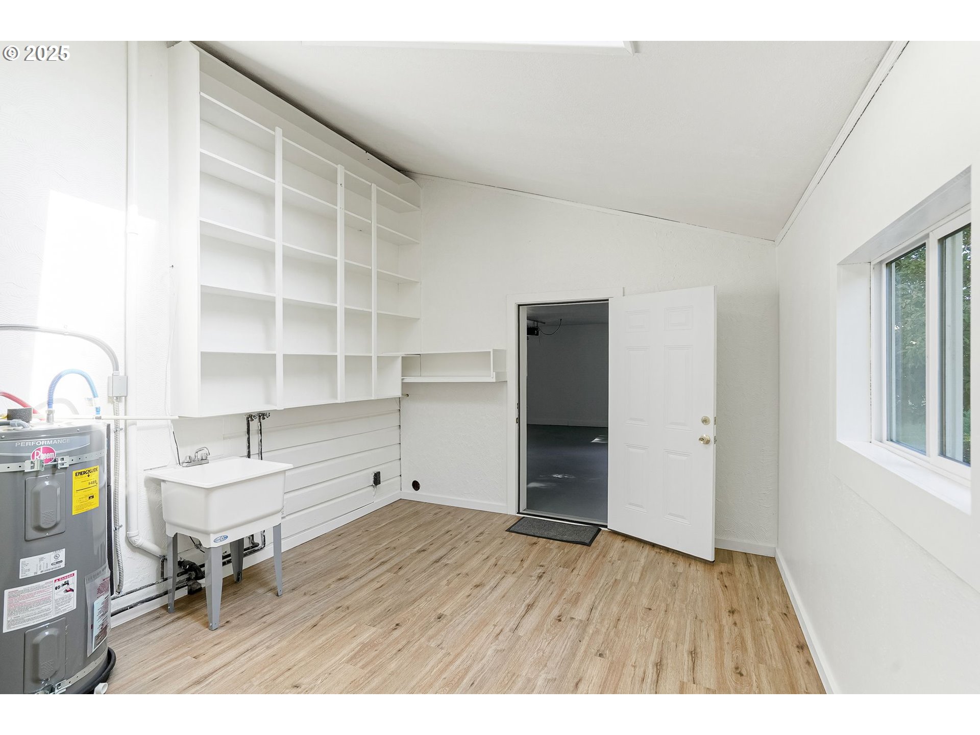 41036 Stayton Scio Road Southeast Stayton, OR 97383 - Photo 24 of 47 a room with a workspace and a window