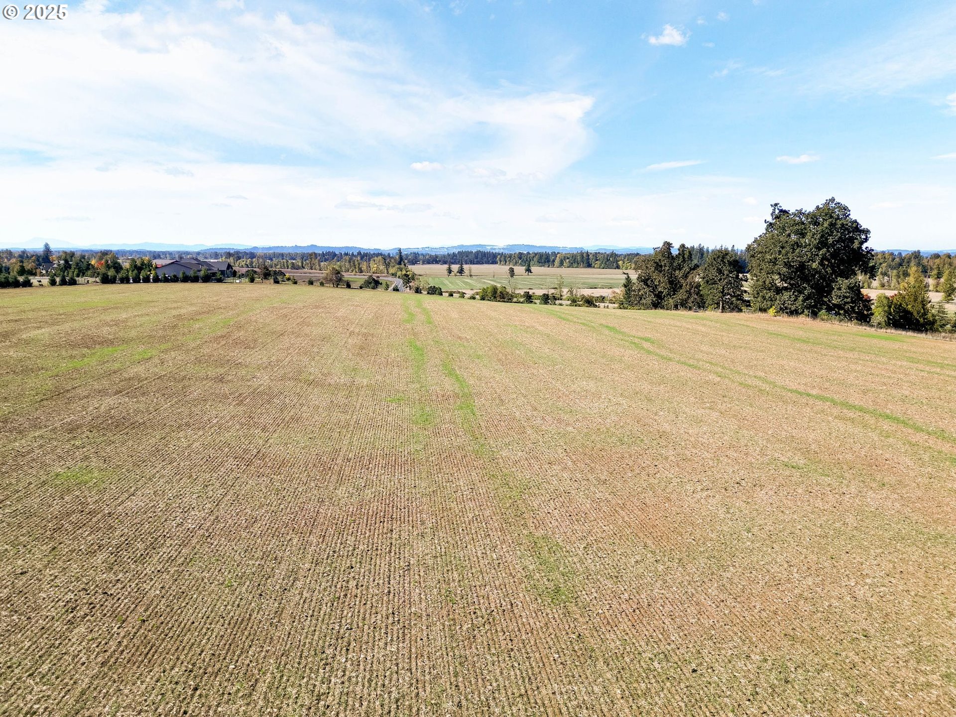 41036 Stayton Scio Road Southeast Stayton, OR 97383 - Photo 38 of 47 a view of an ocean and beach