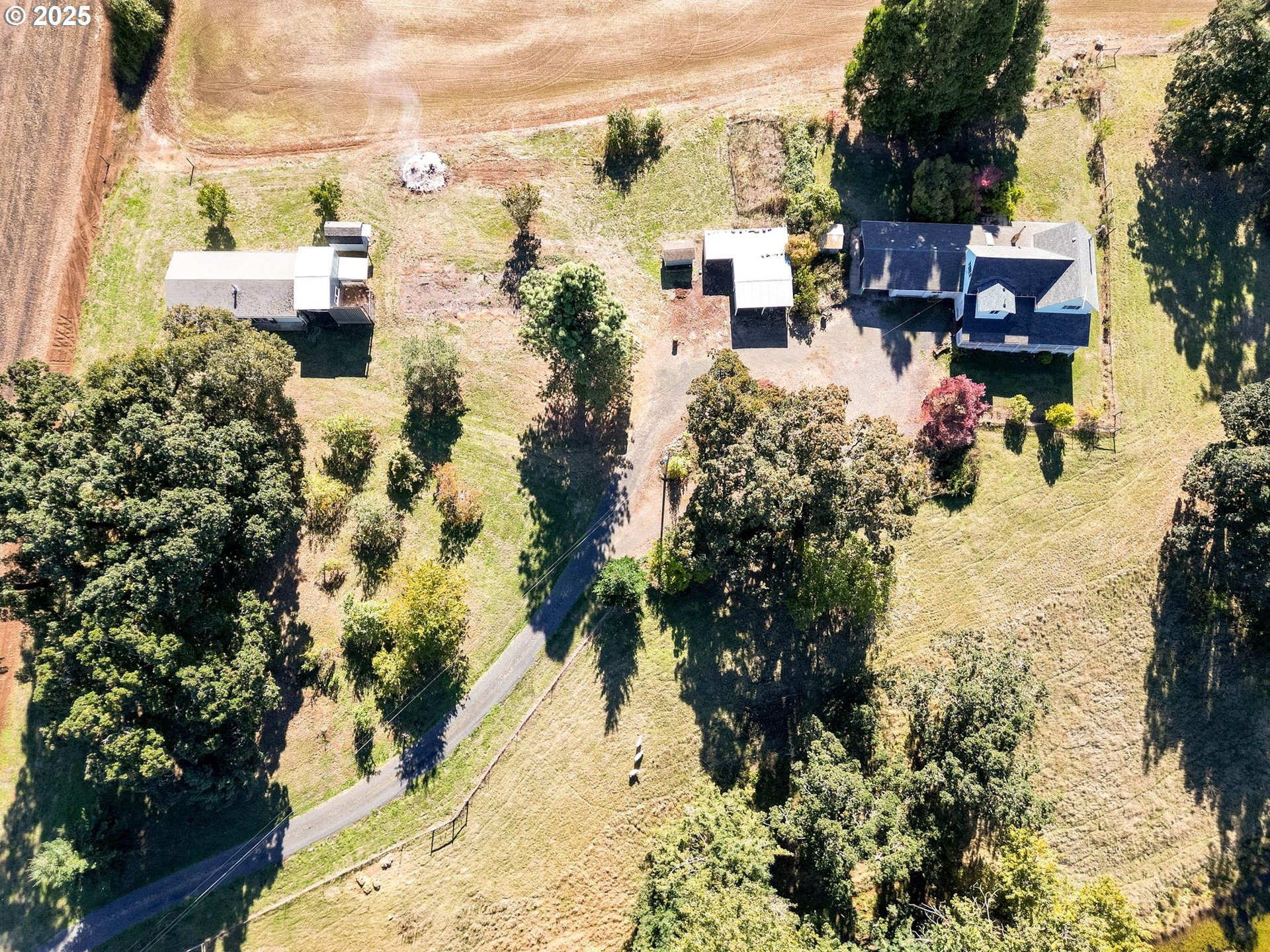 41036 Stayton Scio Road Southeast Stayton, OR 97383 - Photo 45 of 47 a picture of houses with outdoor space