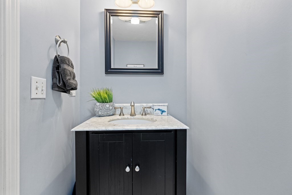 18 York Road Mansfield, MA 02048 - Photo 15 of 32