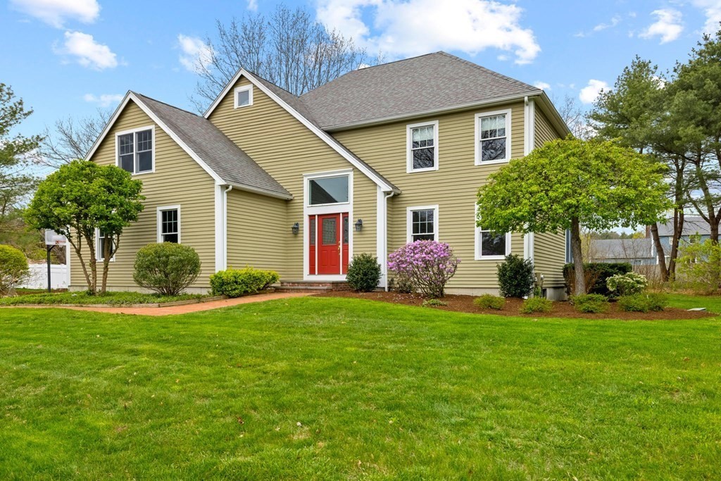 18 York Road Mansfield, MA 02048 - Photo 2 of 32