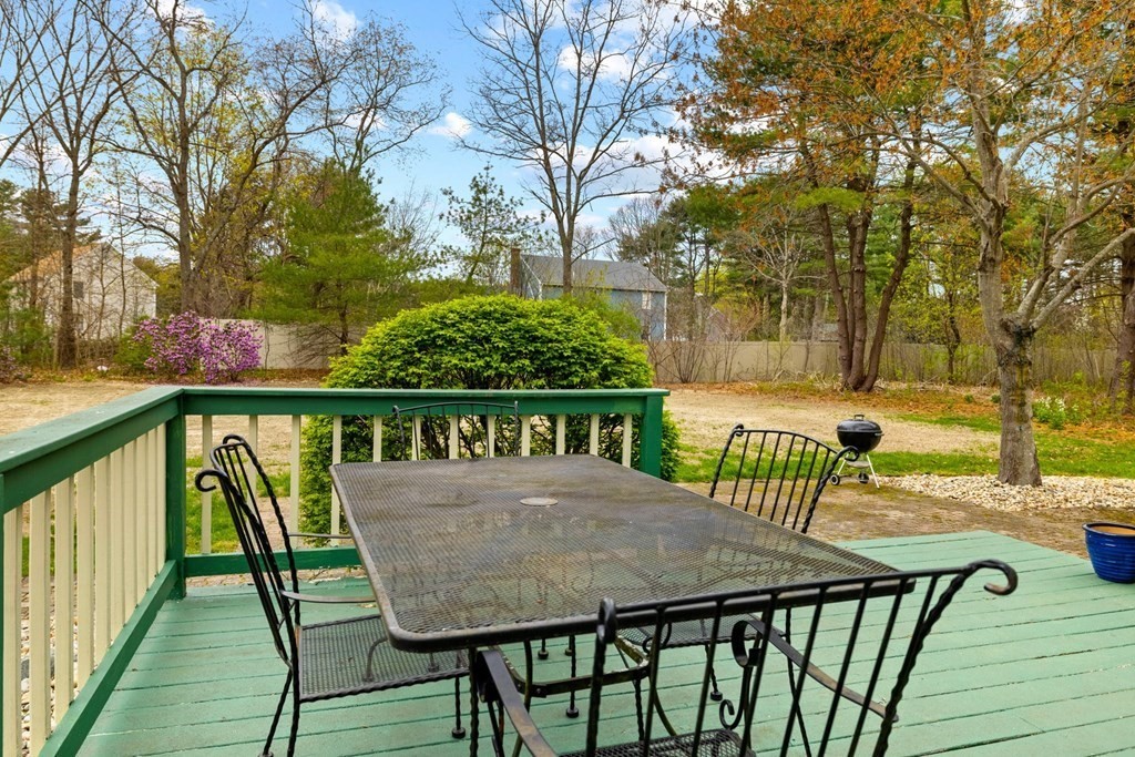 18 York Road Mansfield, MA 02048 - Photo 29 of 32