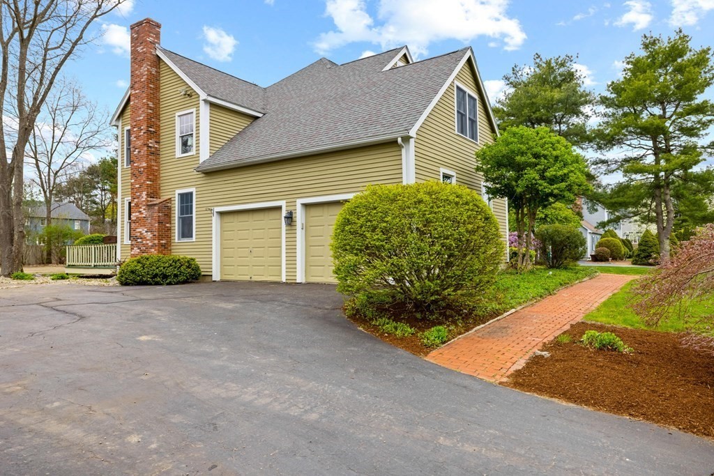 18 York Road Mansfield, MA 02048 - Photo 3 of 32