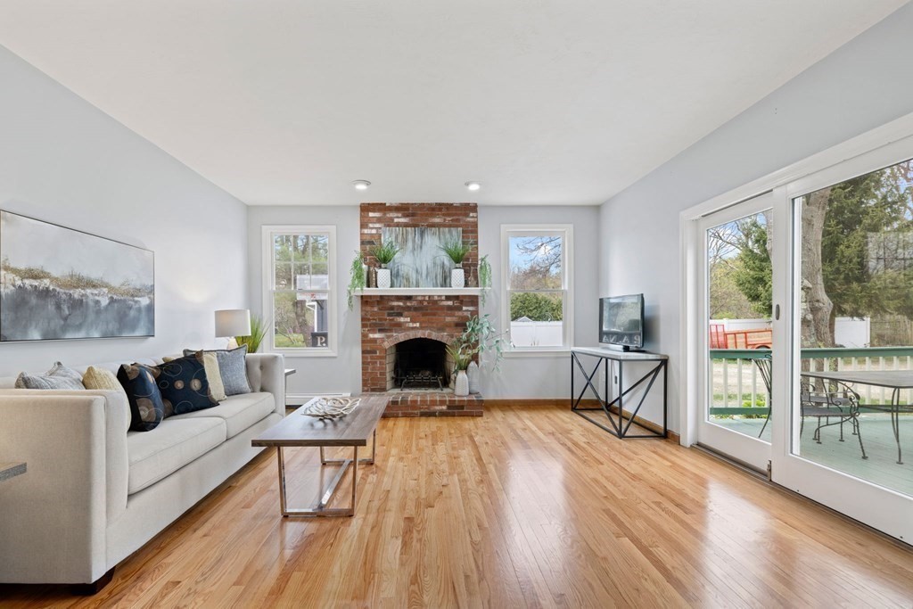 18 York Road Mansfield, MA 02048 - Photo 6 of 32