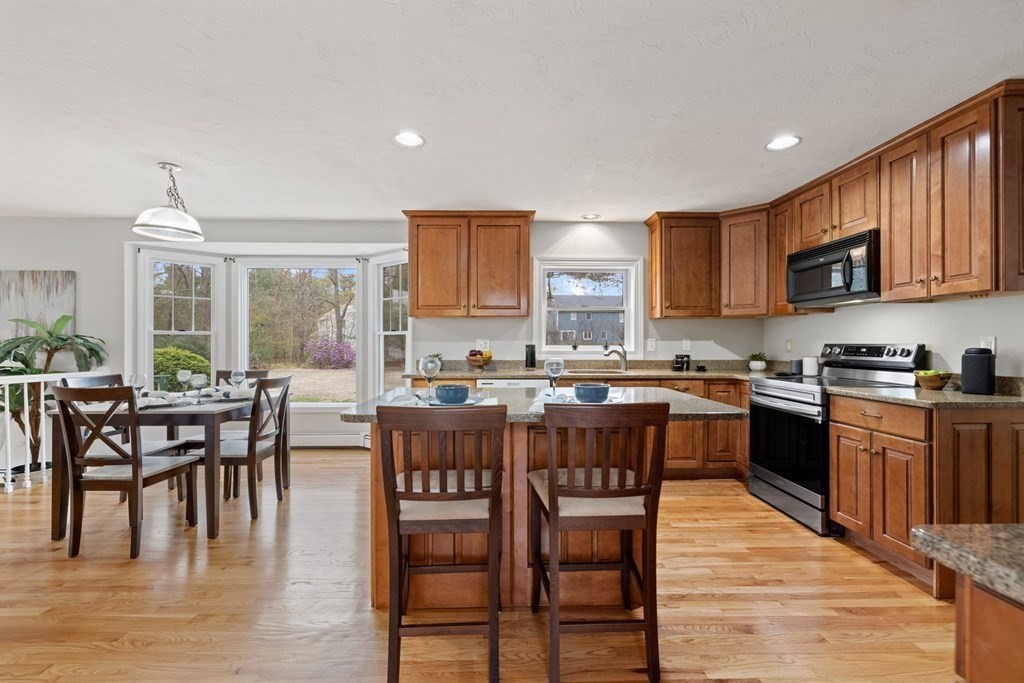 18 York Road Mansfield, MA 02048 - Photo 10 of 32