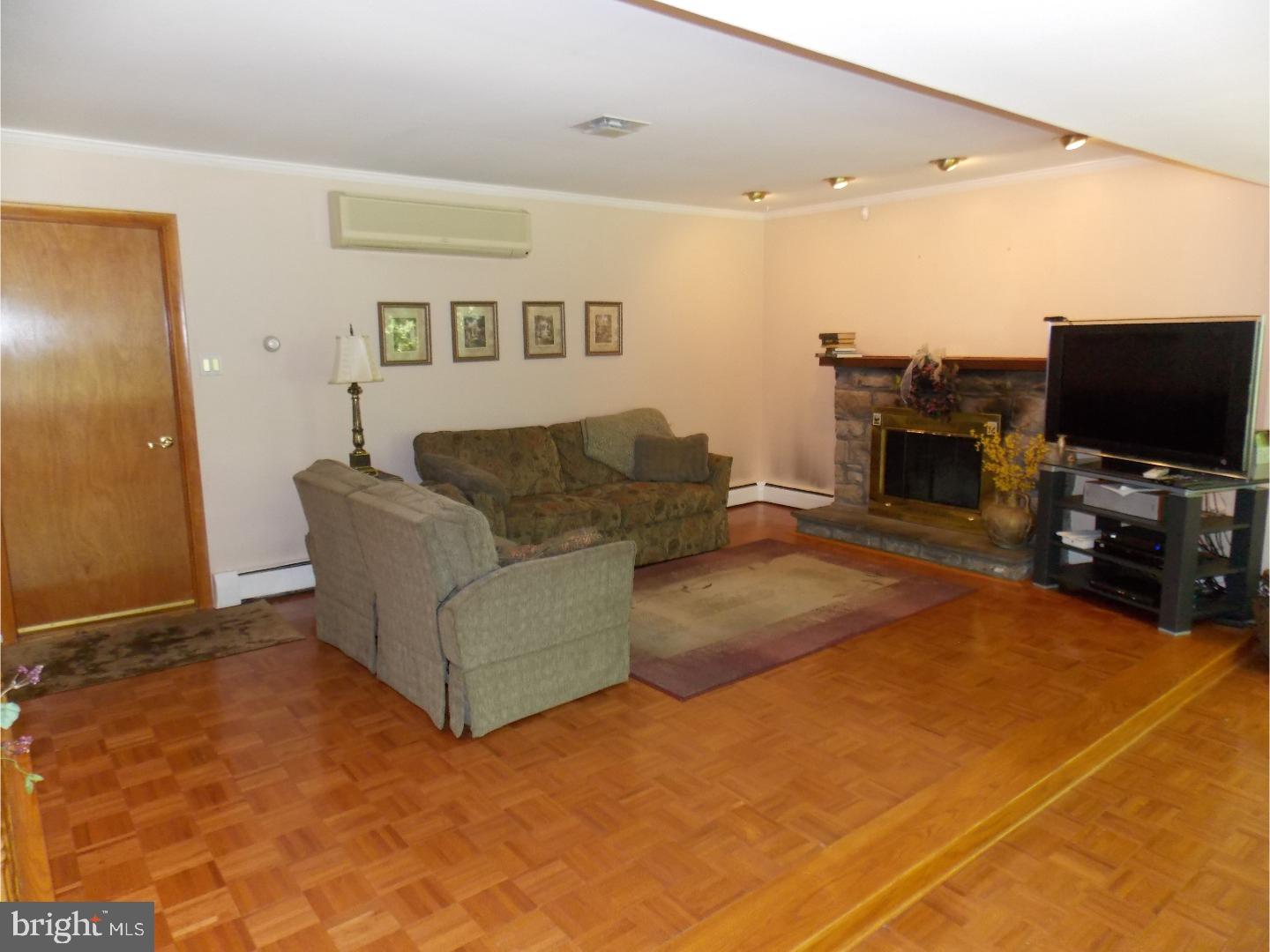 2115 Edge Hill Road Huntingdon Valley, PA 19006 - Photo 11 of 25 Family Room