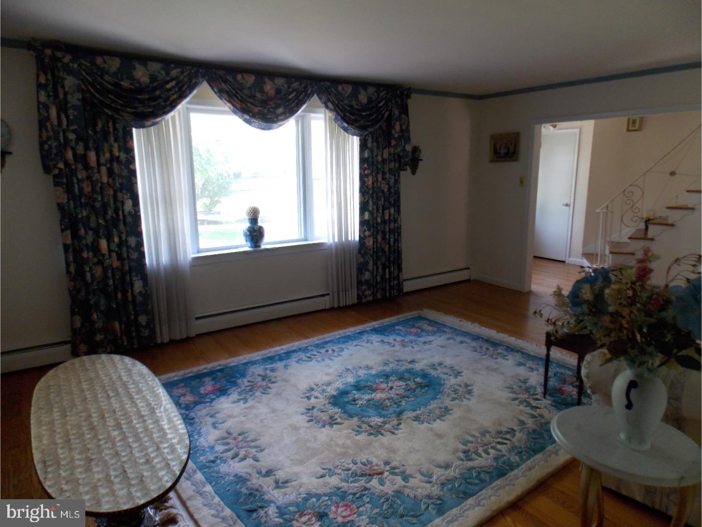 2115 Edge Hill Road Huntingdon Valley, PA 19006 - Photo 8 of 25 Living Room