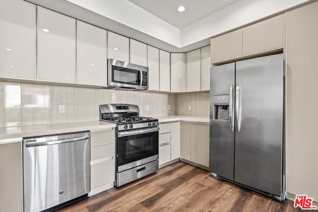 $4,100 | 850 Wilcox Avenue, Unit 201, Los Angeles, CA 90038