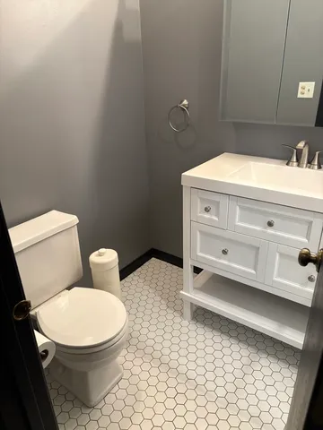 $2,200 | 109 Paramount Drive, Wood Dale, IL 60191