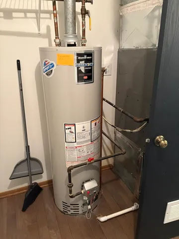 $2,200 | 109 Paramount Drive, Wood Dale, IL 60191