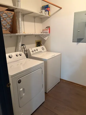 $2,200 | 109 Paramount Drive, Wood Dale, IL 60191