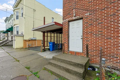 $399,900 | 178 A Delaware Avenue, Albany, NY 12209