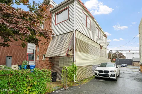 $399,900 | 178 A Delaware Avenue, Albany, NY 12209