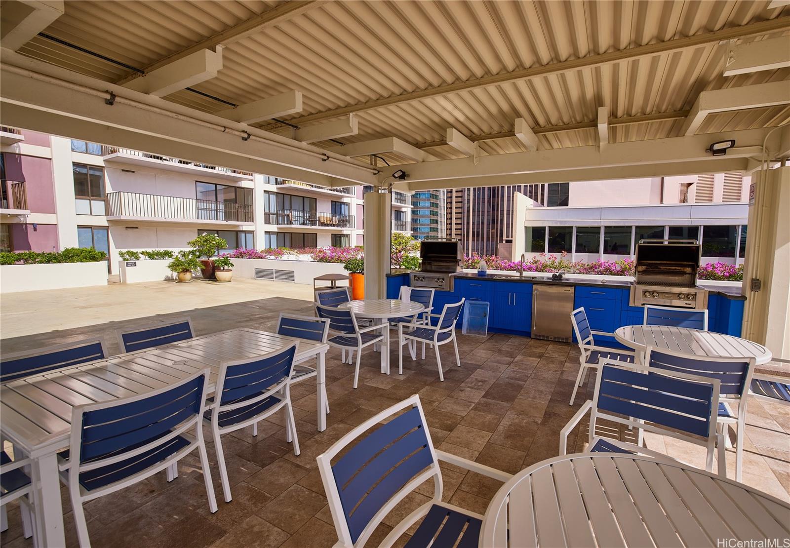 700 Richards Street, Unit 1708 Honolulu, HI 96813 - Photo 14 of 18 a outdoor space with lots of furniture and appliances