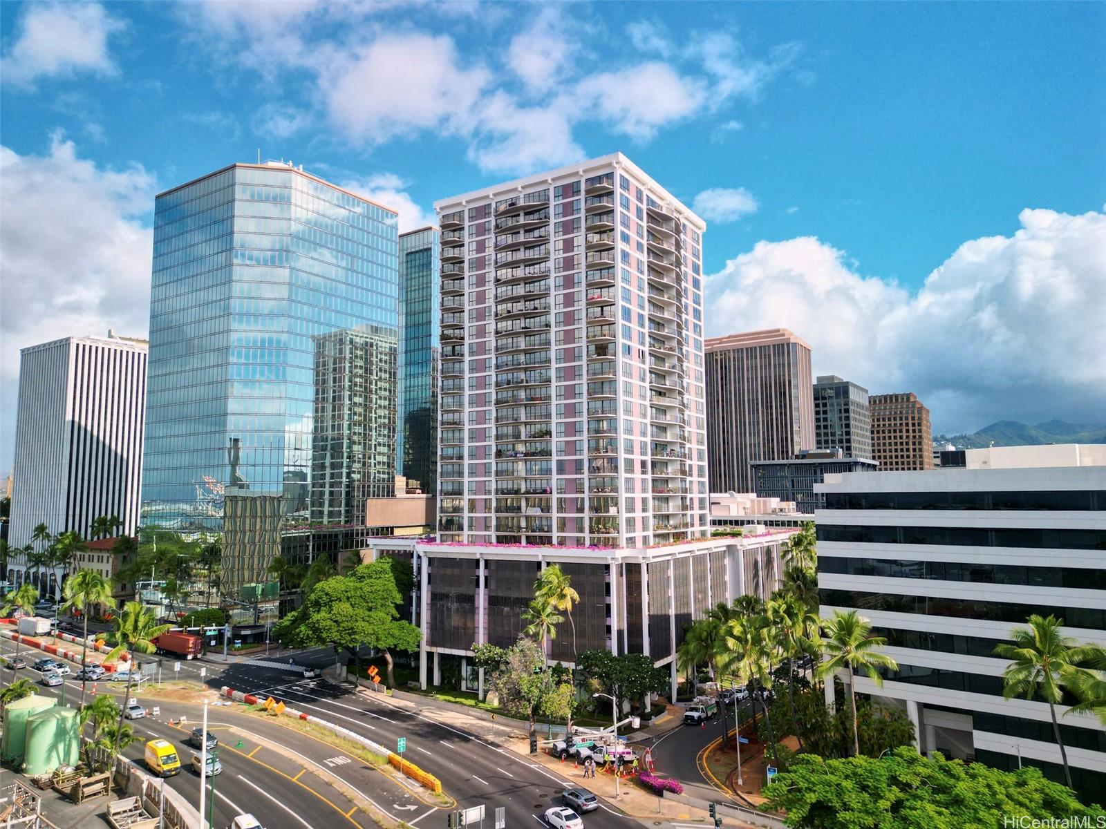 700 Richards Street, Unit 1708 Honolulu, HI 96813 - Photo 17 of 18 a front view of a multi story building