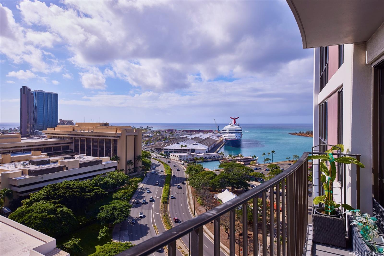 700 Richards Street, Unit 1708 Honolulu, HI 96813 - Photo 8 of 18 a view of a balcony with an outdoor space