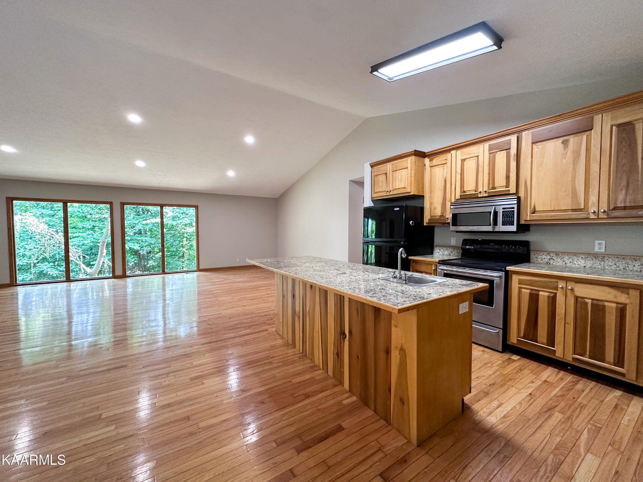 401 Den Lane Heiskell, TN 37754 - Photo 17 of 31