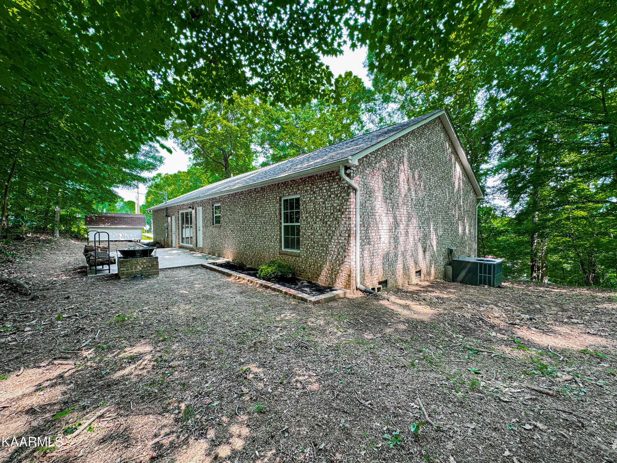 401 Den Lane Heiskell, TN 37754 - Photo 7 of 31