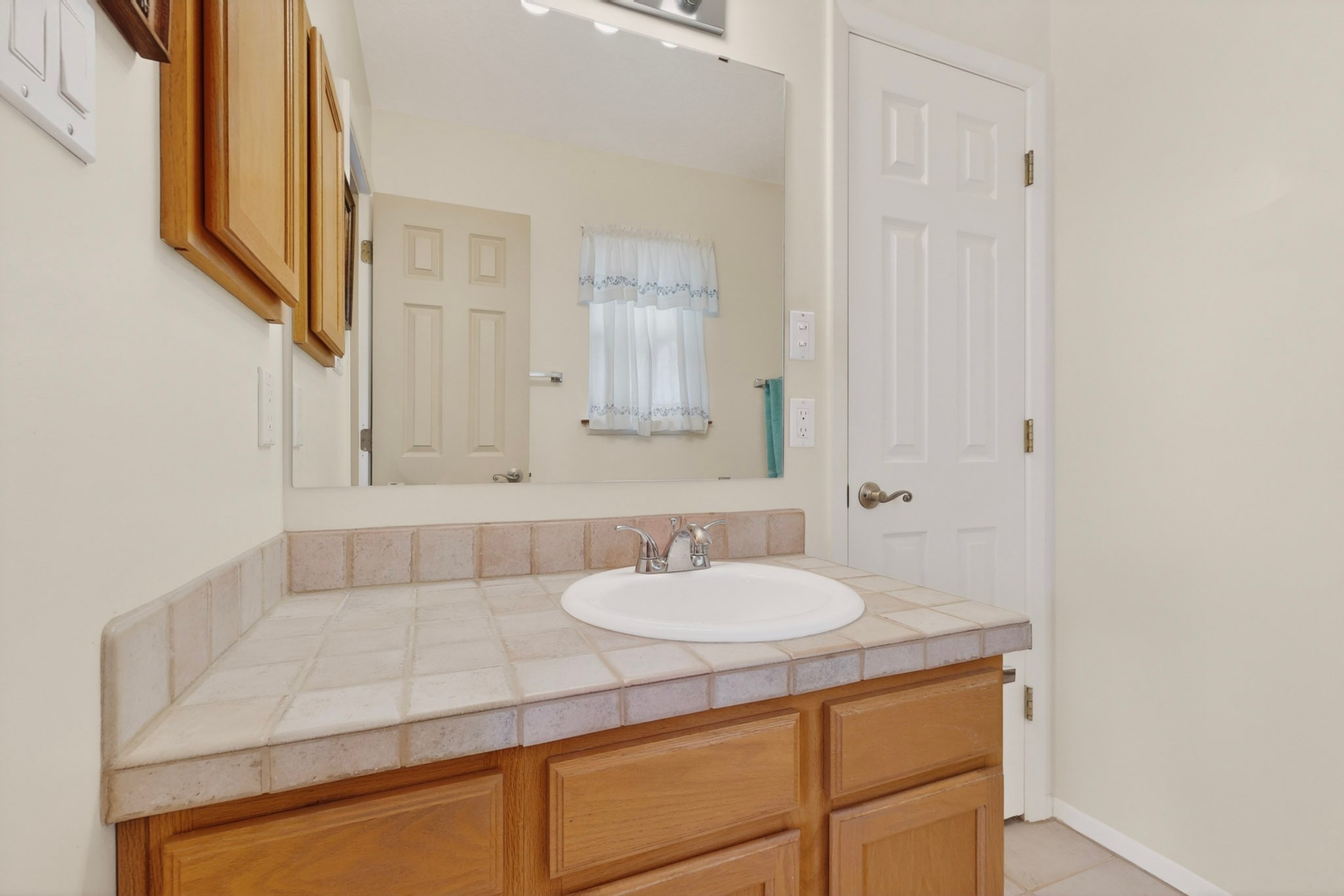 201 San Marcos Loop Santa Fe, NM 87508 - Photo 13 of 35 Primary Bathroom