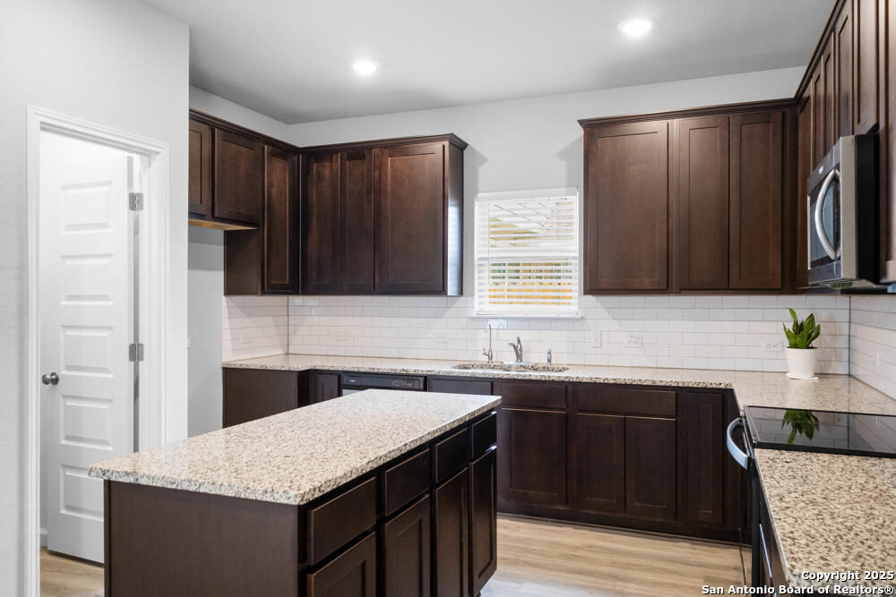 9938 Rancho Real Road San Antonio, TX 78224 - Photo 11 of 29 Gallery Image 11