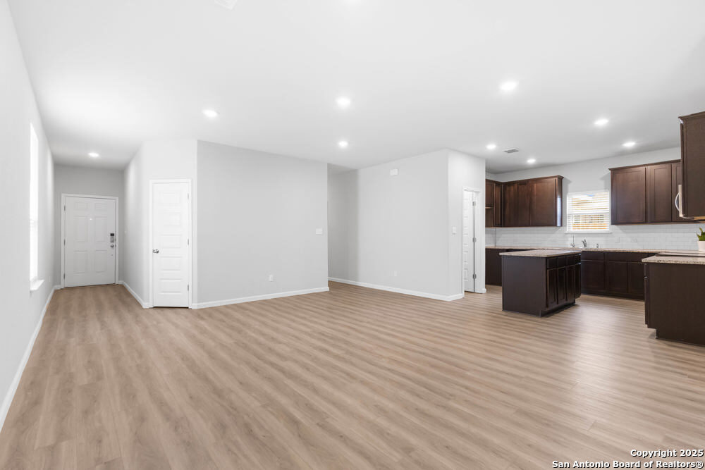 9938 Rancho Real Road San Antonio, TX 78224 - Photo 4 of 29 Gallery Image 4