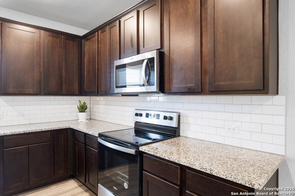 9938 Rancho Real Road San Antonio, TX 78224 - Photo 10 of 29 Gallery Image 10