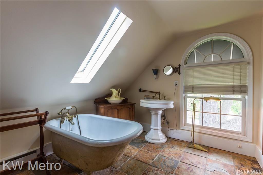 17 Oakdale Boulevard Pleasant Ridge, MI 48069 - Photo 22 of 27 22.jpg