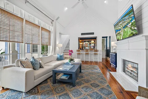 $5,650,000 | 410 Old Towne Lane, Juno Beach, FL 33408