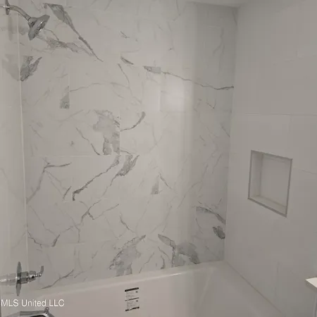 $1,600 | 246 Bohn Street, Biloxi, MS 39530