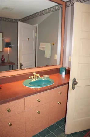 $299,900 | 4130 Mercier Street, Kansas City, MO 64111