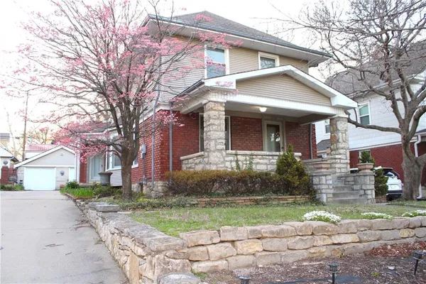 $299,900 | 4130 Mercier Street, Kansas City, MO 64111