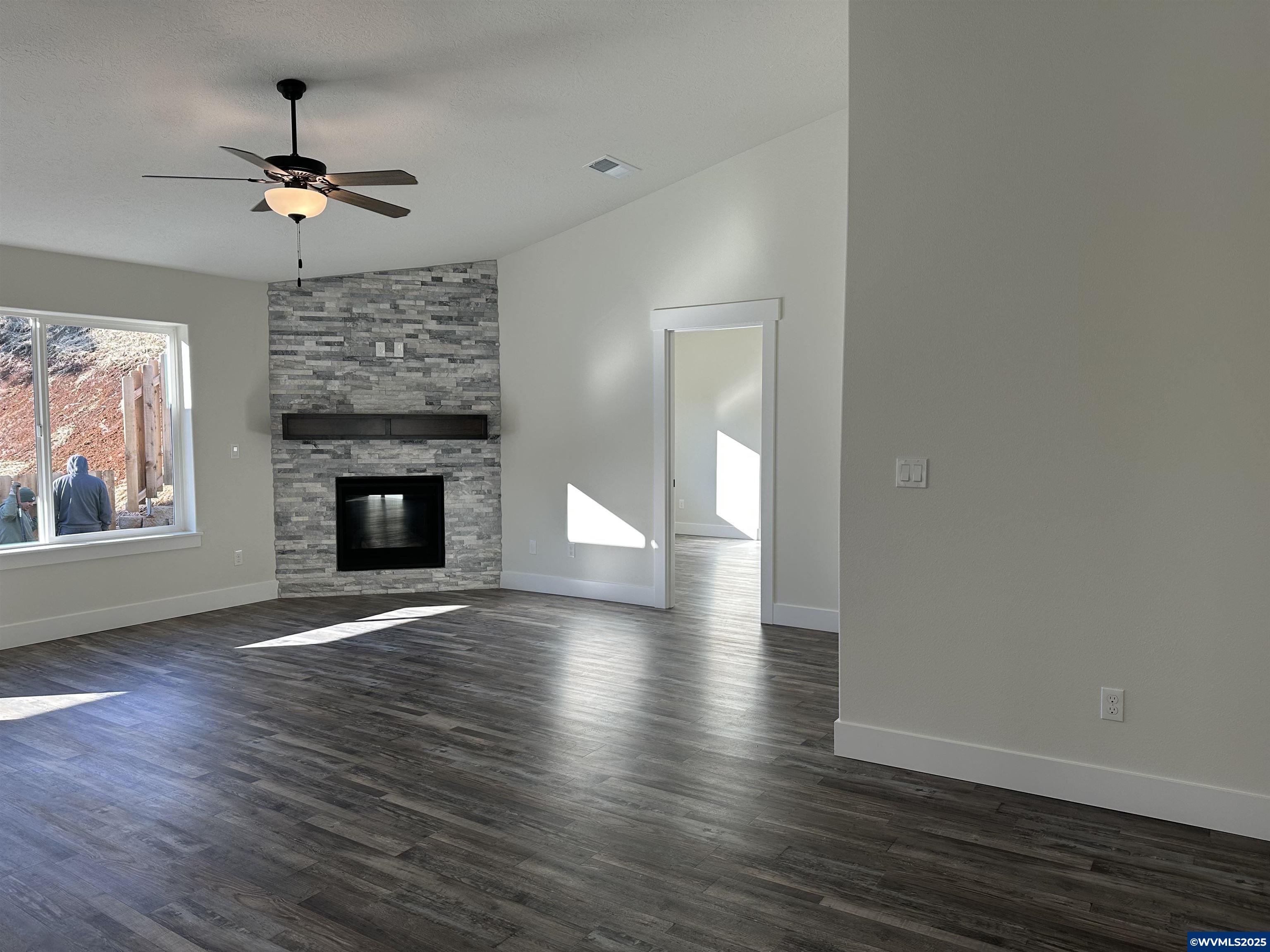 5651 Jeremy Vly Road Southeast Salem, OR 97306 - Photo 12 of 22 Gallery Image 12