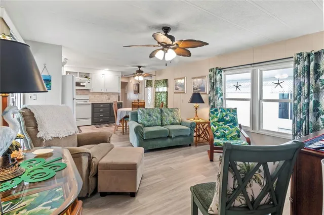 $184,900 | 214 Leisure Way, Palmetto, FL 34221