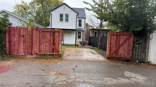 $2,600 | 6815 Wise Avenue, St. Louis, MO 63139