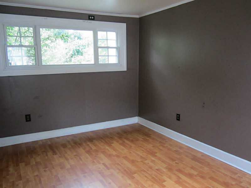 210 Airport Road Warwick, RI 02889 - Photo 3 of 7 Dining Room.