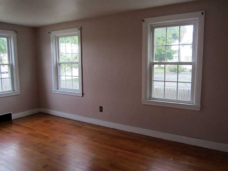 210 Airport Road Warwick, RI 02889 - Photo 5 of 7 Living Room.