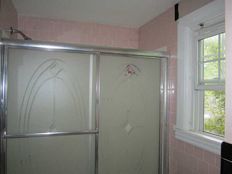 210 Airport Road Warwick, RI 02889 - Photo 6 of 7 Bathroom.